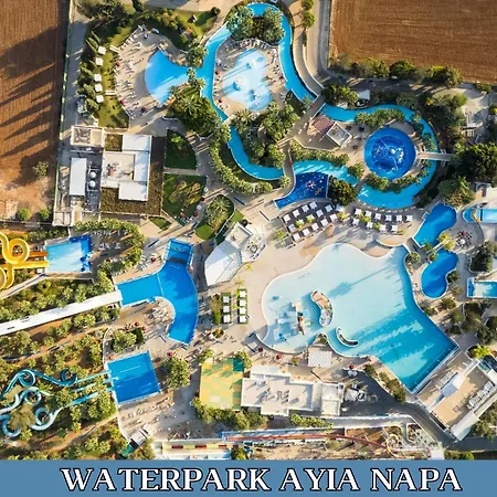 Vivo Mare Beachfront - Emerald Villa
