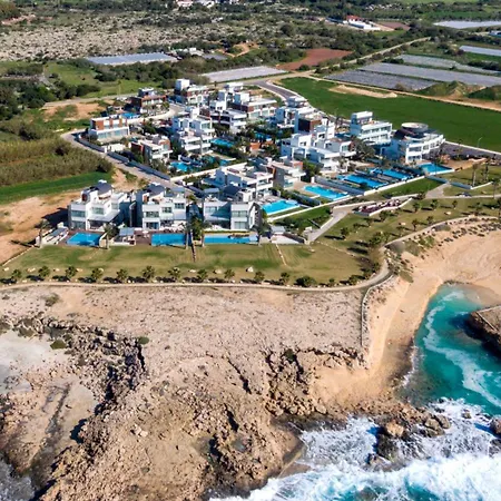 Vivo Mare Beachfront - Emerald Villa