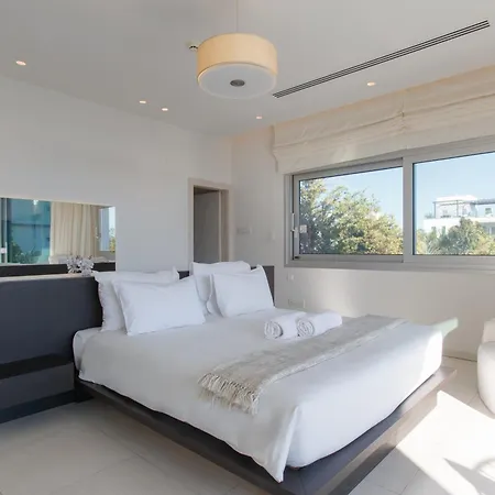 Villa Vivo Mare Beachfront - Emerald Ayia Napa