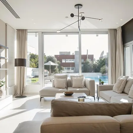 Vivo Mare Beachfront - Emerald Villa *
